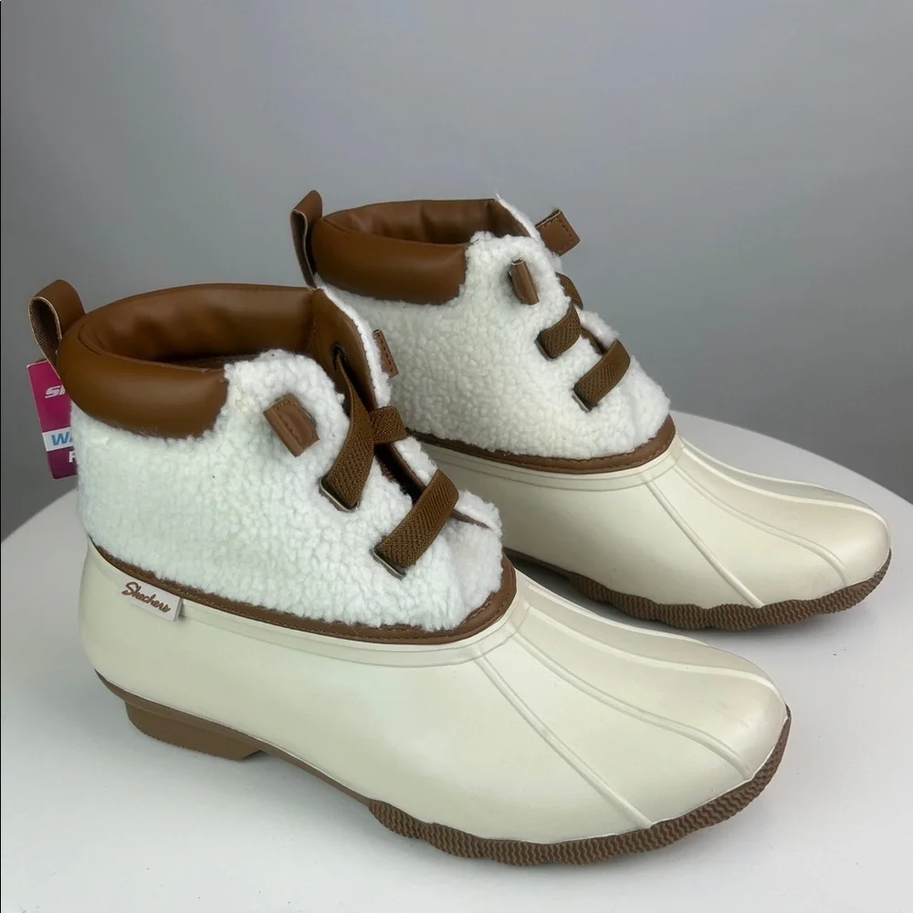 NWT Sketchers Waterproof  Pond Sherpa Snuggle Boots Women’s Size 9